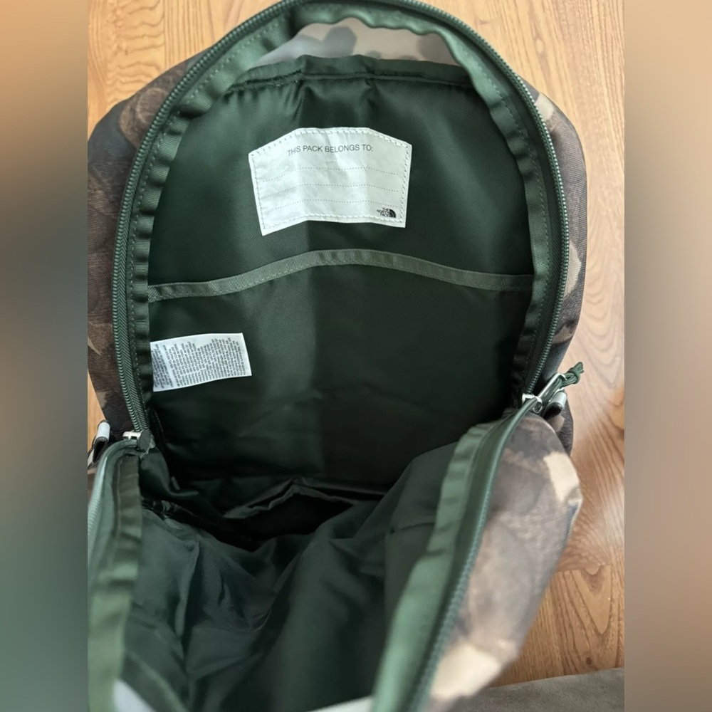 THE NORTH FACE YOUTH MINI RECON Utility Camo Olive Army Green Backpack NWT Rare! - Picture 3 of 5